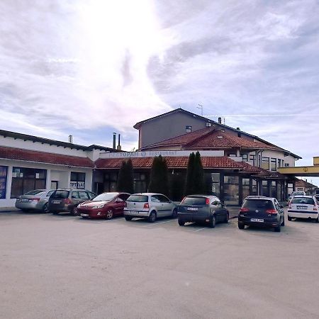 Bosanski Samac Motel Gas-Petrol Samac المظهر الخارجي الصورة