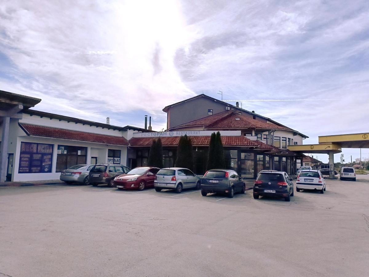 Bosanski Samac Motel Gas-Petrol Samac المظهر الخارجي الصورة
